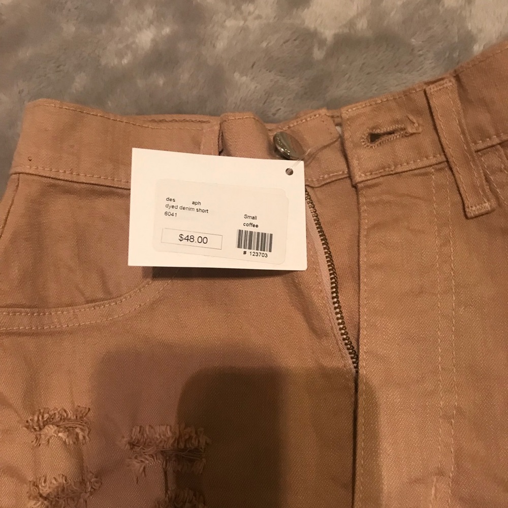 Beige shorts - Picture 3 of 3